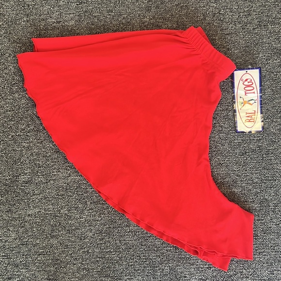Super-Flared Riot Red Dance Skort S NWT - Picture 3 of 6